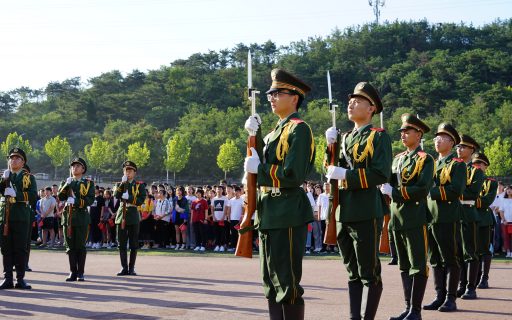 【入学第一课】同升国旗,共唱国歌!