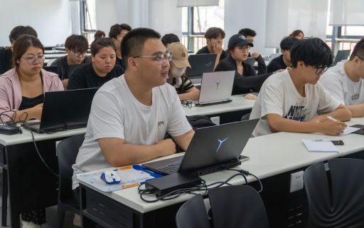 学生干部综合素质提升营｜能力素质提升课堂：沟通技巧与AI赋能共绘校园新篇章